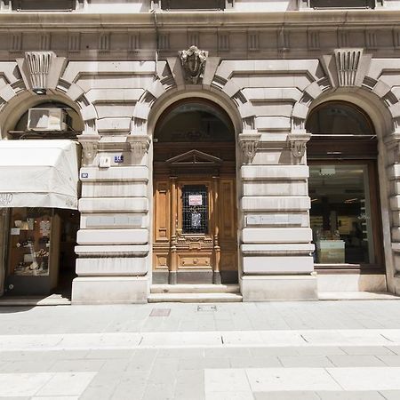 Residenza Degli Artisti Hotel Trieszt Kültér fotó