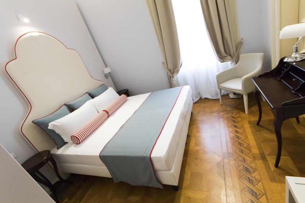 Residenza Degli Artisti Hotel Trieszt Kültér fotó
