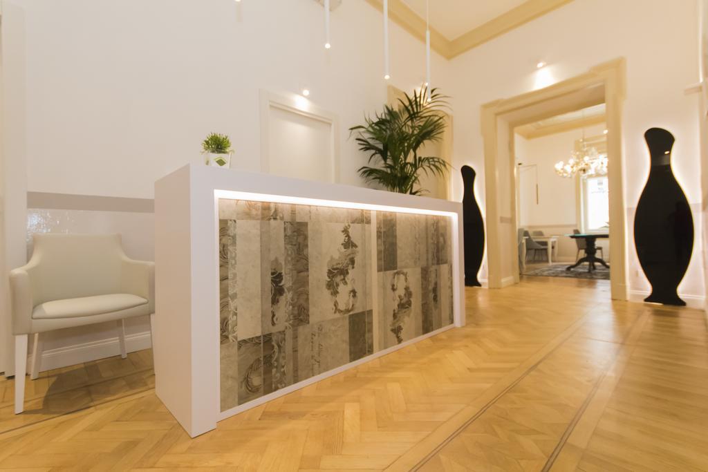 Residenza Degli Artisti Hotel Trieszt Kültér fotó
