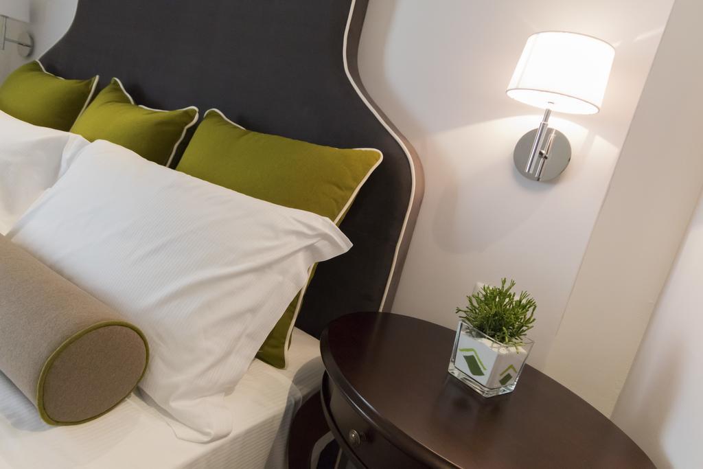 Residenza Degli Artisti Hotel Trieszt Kültér fotó