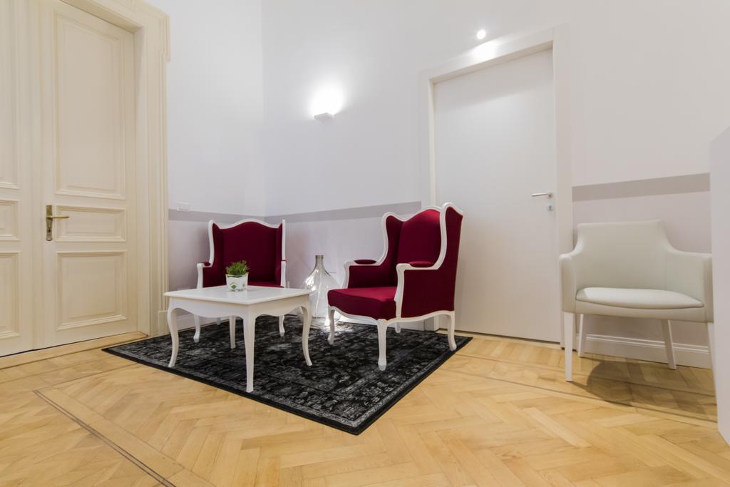 Residenza Degli Artisti Hotel Trieszt Kültér fotó