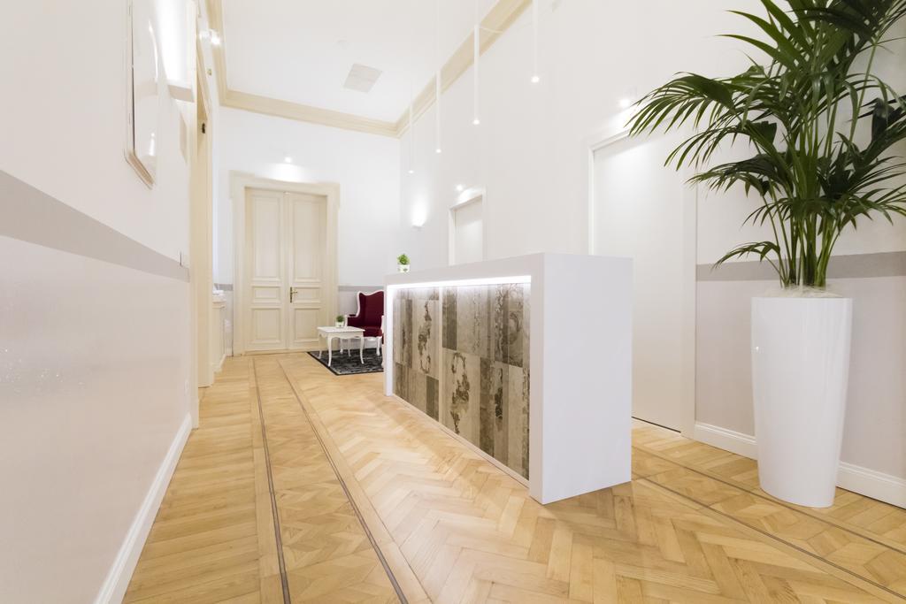 Residenza Degli Artisti Hotel Trieszt Kültér fotó