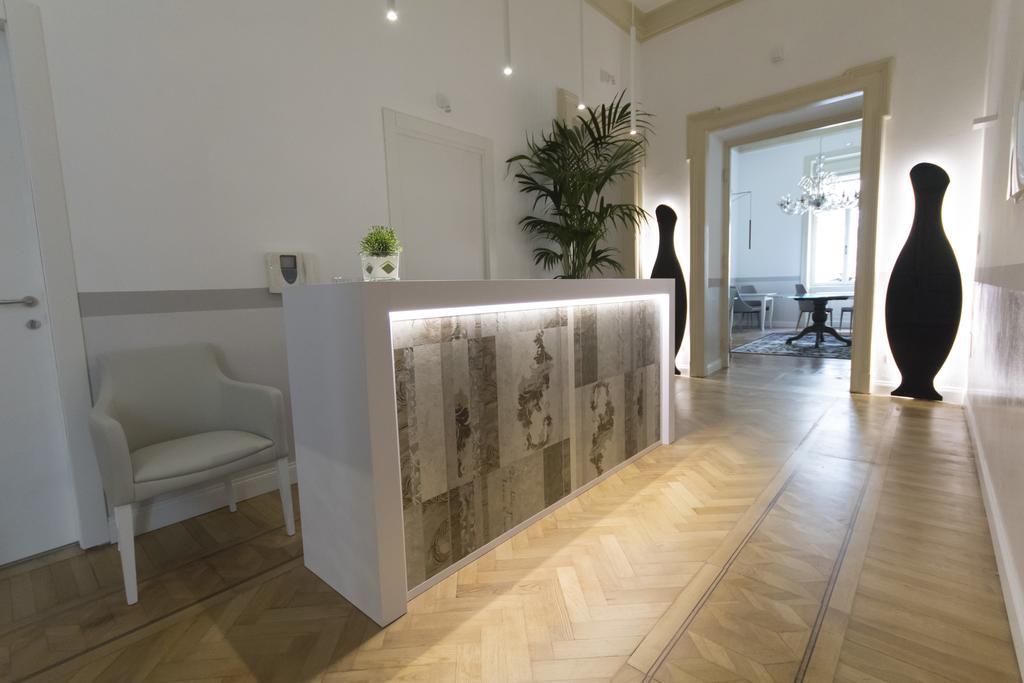 Residenza Degli Artisti Hotel Trieszt Kültér fotó